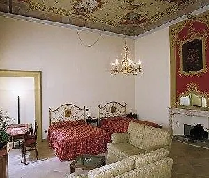 Hotel La Luna, Lucca